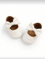 ⁦Baby white bow shoes⁩ - الصورة ⁦2⁩
